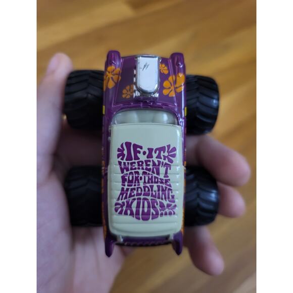 Hot Wheels Monster Jam Scooby-Doo Mystery Machine Purple Monster Truck 1:64 - Picture 13 of 14